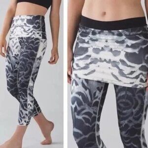 Lululemon Wunder Under Pant w Skirt size 8 Dance Plume Angel Wing Leggings‎